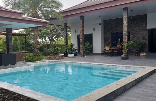 Hin Lek Fai Casa | Luxury resort Siri Thai Lodges in Thailand, in an oasis of greenery, 5 km from the sea