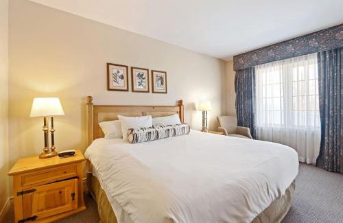 Oro-Medonte Apartamento | Luxury Resort Stay with Pool Jacuzzi and Balcony