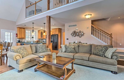 Gouldsboro Casa | Luxury Retreat 5 Star Location Hot Tub, Waterparks, Casino, Kayak, Ski Resorts