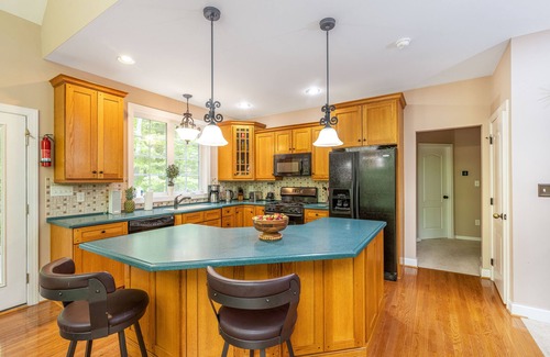 Gouldsboro Casa | Luxury Retreat 5 Star Location Hot Tub, Waterparks, Casino, Kayak, Ski Resorts