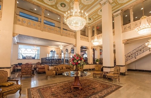 Downtown Tampa Hotel | Luxury Retreat: Experience the Height of Comfort in Downtown Tampa! 2 Rooms