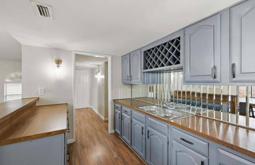 Northeast Carrollton Casa | Luxury Retreat in Carrollton - Pool, Patio & More