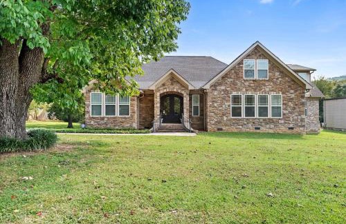 Red Bank Casa | Luxury Retreat in Red Bank TN
