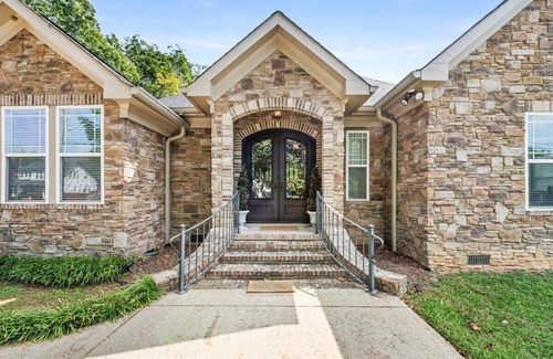 Red Bank Casa | Luxury Retreat in Red Bank, TN!