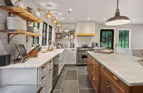 Fishers Hill Cabina | Luxury Retreat in the Shenandoah Valley w/ Hot Tub & 6 Passenger ATV