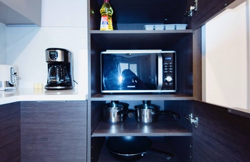 Cote-Des-Neiges—Notre-Dame-De-Grace Condominio | Luxury retreat*king+queen beds*gym 24/7*parking* your top choice