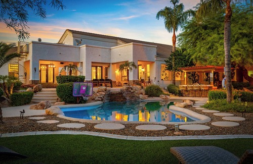 Pinnacle Peak Casa | Luxury retreat | massages, pool, golf, sunsets, movie, games.