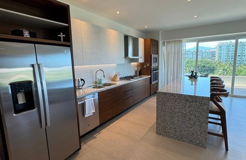 Puerto Vallarta Apartamento | Luxury Retreat, VGolf. Marina Vallarta.
