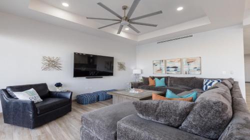 La Choya Villa | Luxury Retreat Playa Laguna: 5-Bedroom Bliss