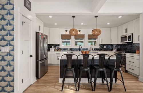 Currituck County Casa | Luxury Retreat: Water Front with Private Pool, Hot Tub & Dock