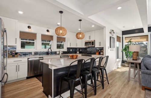Currituck County Casa | Luxury Retreat: Water Front with Private Pool, Hot Tub & Dock