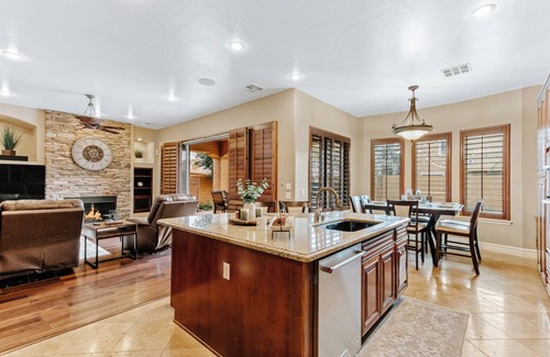 Power Ranch Casa | Luxury Retreat With Heated Pool & Hidden Game Room 6 Bedroom Home by RedAwning