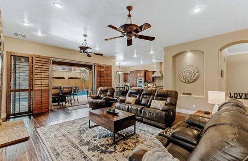 Power Ranch Casa | Luxury Retreat With Heated Pool & Hidden Game Room 6 Bedroom Home by RedAwning