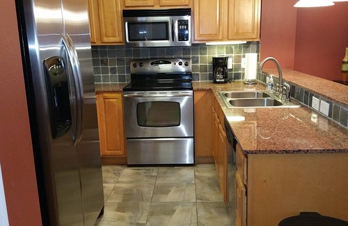 Sevierville Condominio | 1 BR Luxury Condo A orillas del río / Perfect Location / 2 BR también disponible VRBO # 859465