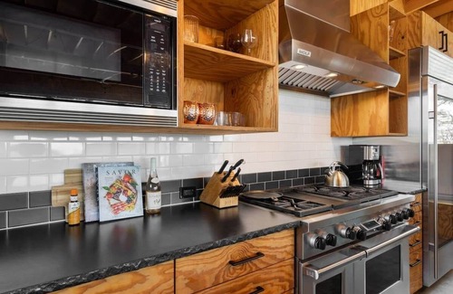 Llano Casa | Luxury Riverfront Retreat - 6 Cabins|Pool