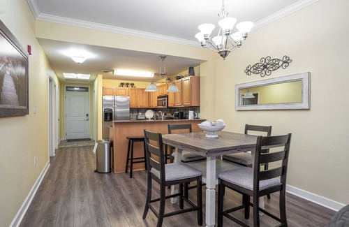 Sevierville Condominio | Condominio de lujo de 2 dormitorios frente al río en ubicación perfecta