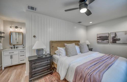 Canyon Lake Casa | Luxury Riverfront Villa with Firepit & Gameroom!