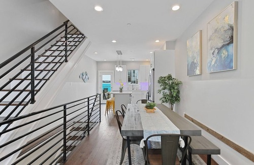Point Breeze Casa | Luxury Roofdeck Retreat 4-bdrm Near Penn Chop