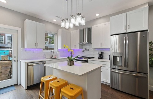 Point Breeze Casa | Luxury Roofdeck Retreat 4-bdrm Near Penn Chop