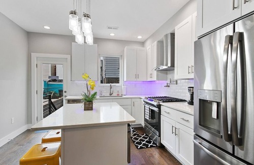 Point Breeze Casa | Luxury Roofdeck Retreat 4-bdrm Near Penn Chop