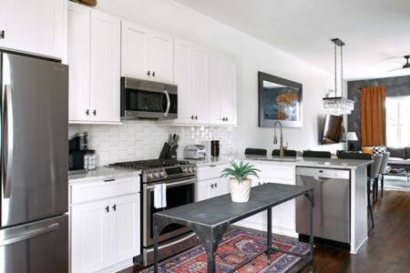 Hillsboro West End Casa | Luxury Rooftop Retreat in Nashville