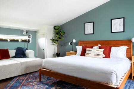 Hillsboro West End Casa | Luxury Rooftop Retreat in Nashville