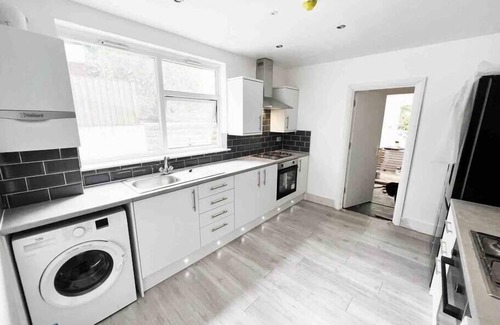 Harlesden Casa | Luxury room in centrally located apartment