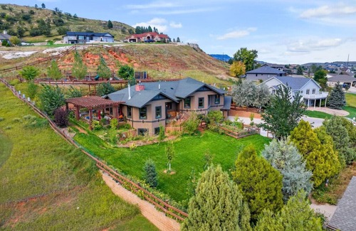 Spearfish Casa | Luxury Rustler Mountain Retreat