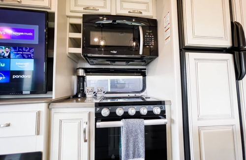 Smith River Casa | Luxury RV, with ocean views of the Mouth Of Smith River. Indoor heated pool.