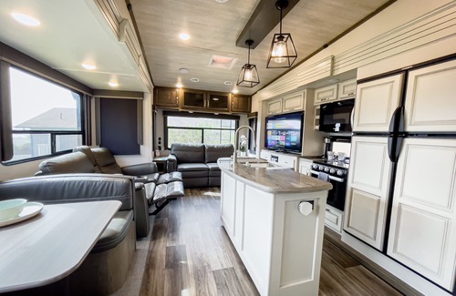 Smith River Casa | Luxury RV, with ocean views of the Mouth Of Smith River. Indoor heated pool.