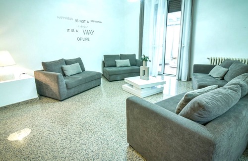 Castelnuovo del Garda Apartamento | Luxury & Suite Apartment with garden & pool