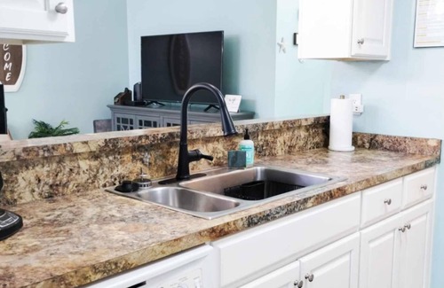 Windy Hill Casa | Luxury Sand Dollar Jewel Beach home/sleeps 8, pool, parking,pets ok, King Bed