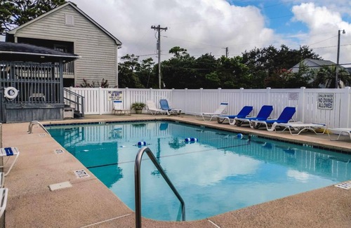 Windy Hill Casa | Luxury Sand Dollar Jewel Beach home/sleeps 8, pool, parking,pets ok, King Bed