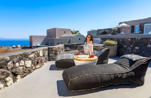 Finikia Villa | Luxury Santorini Villa | Villa Elysian Pente | Private Pool | 2 Bedrooms | Finikia