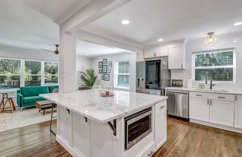 Savannah Casa | Luxury Savannah Retreat (Heated Pool+Pet Friendly)