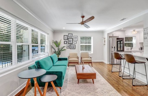 Savannah Casa | Luxury Savannah Retreat (Heated Pool+Pet Friendly)