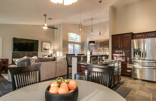 Paradise Park Vista Casa | Luxury Scottsdale 5 Bdrm w/Pool and Hot tub!