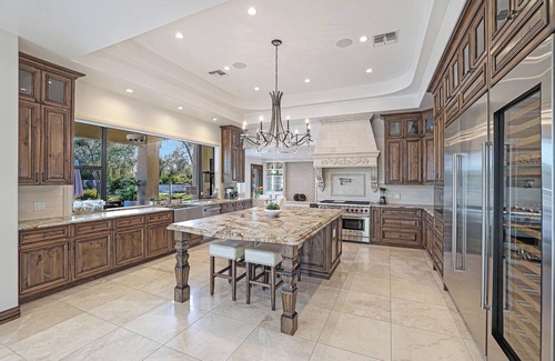 North Scottsdale Casa | Luxury Scottsdale Retreat: Heated Pool, Spa, Pickleball & Concierge service!