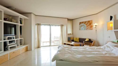 Herzliya Pituach Apartamento | Luxury Sea View Apartment