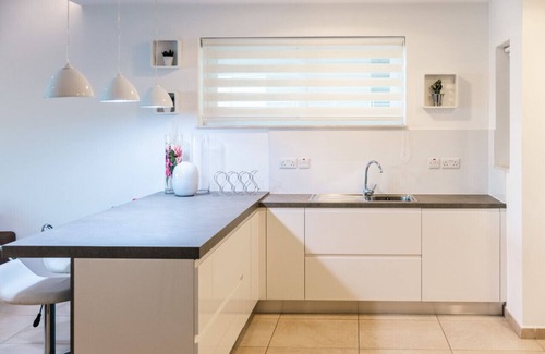 Sliema Apartamento | Luxury Seafront 3beds Flat + Pool