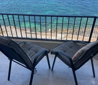 Għadira Apartamento | Luxury Seafront Apartment with Panoramic Views- Ghadira, Mellieha Bay