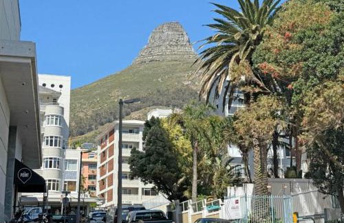 Sea Point Apartamento | Luxury Seapoint One-Bedroom secure apartment with on-premise parking