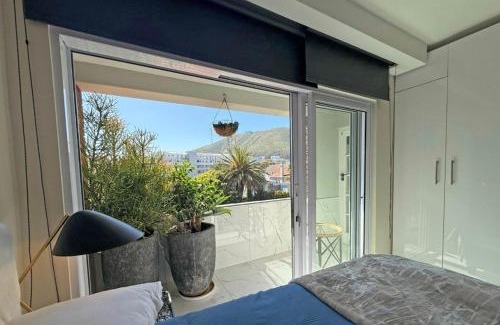 Sea Point Apartamento | Luxury Seapoint One-Bedroom secure apartment with on-premise parking