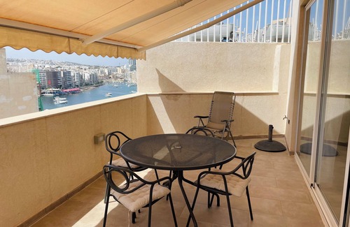 Sliema Condominio | Luxury Seaside Duplex Penthouse in Sliema