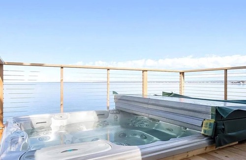 North Kingstown Casa | Luxury seaside retreat