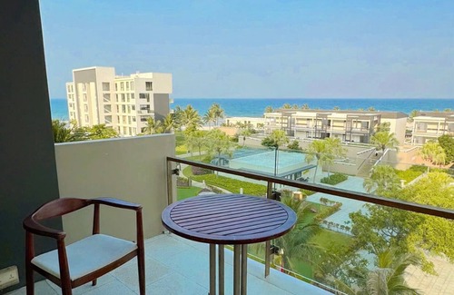 Ngu Hanh Son Apartamento | Luxury Seaview Apartment in 5-Star Resort-B401