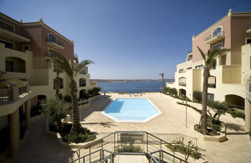 Għadira Apartamento | Luxury Seaview Pool-Hosted by Sweetstay