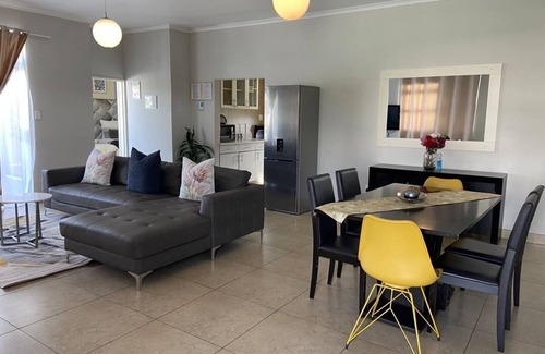 Windhoek Apartamento | Luxe Self Catering Superior @ Maerua Mall