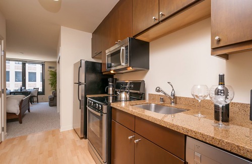 Downtown San Francisco Condominio | Luxury Sheets on a Heavenly Bed? Yes please!