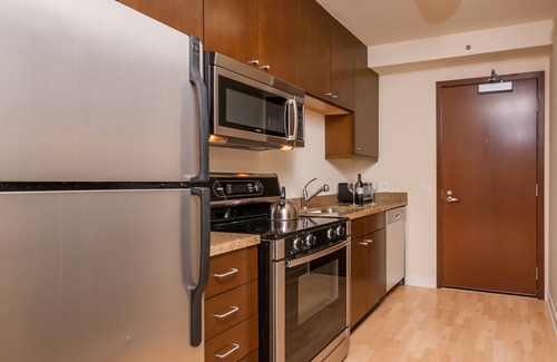 Downtown San Francisco Condominio | Luxury Sheets on a Heavenly Bed? Yes please!